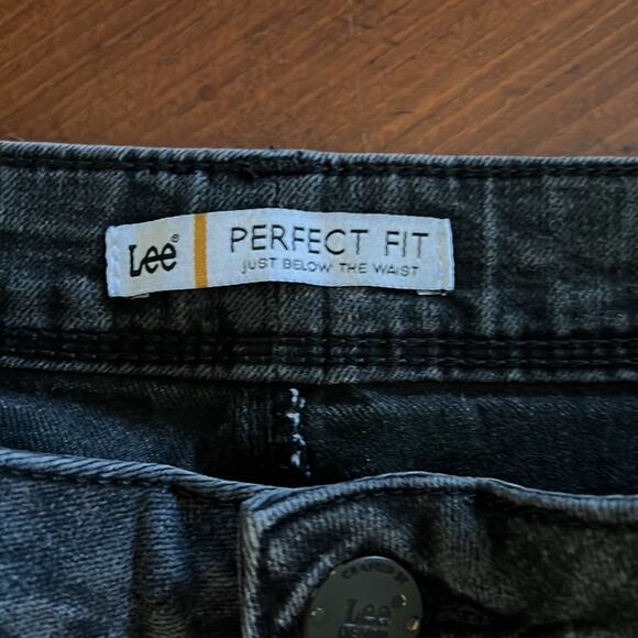 Lee Perfect Fit Black Straight Leg Jeans Woman Size 12M Soft Lightly Faded - Picture 3 of 10